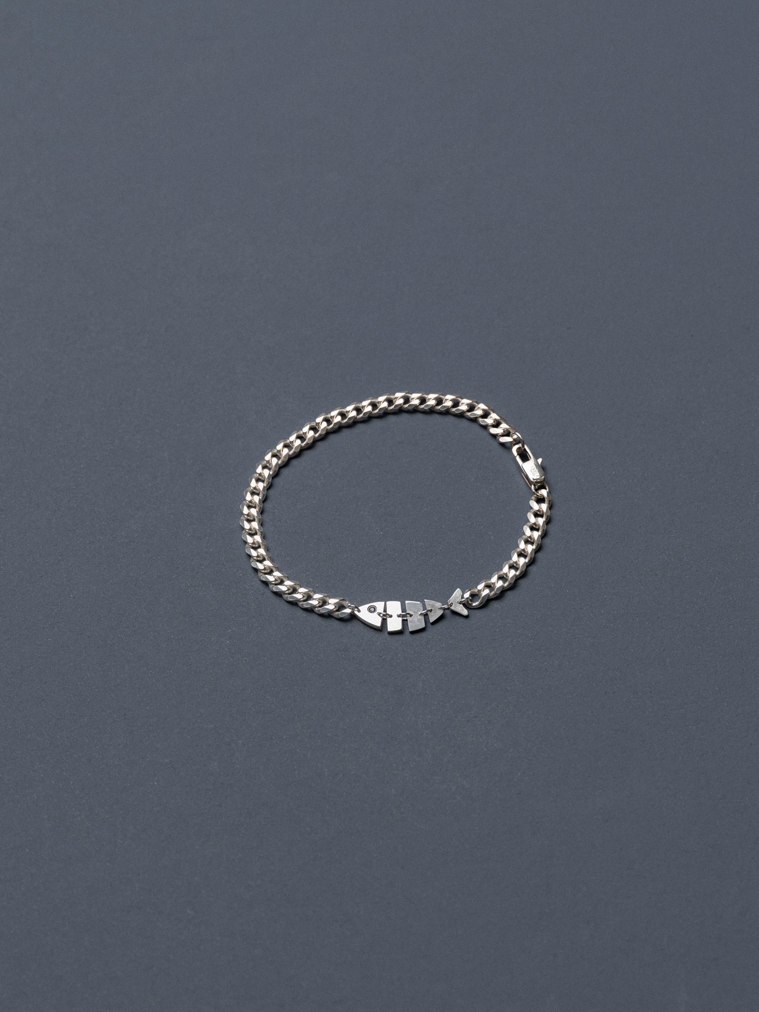 Dagén Bracelet — silver fish charm bracelet — Jewish symbol jewelry — Oriya Jewels